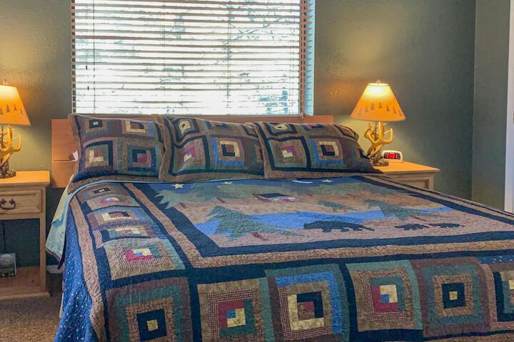 Upper Canyon Inn & Cabins