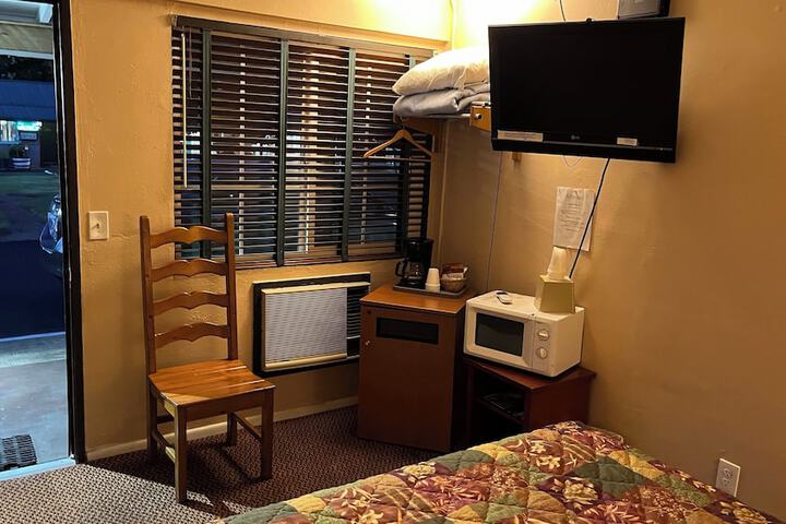 Room 75 of 119