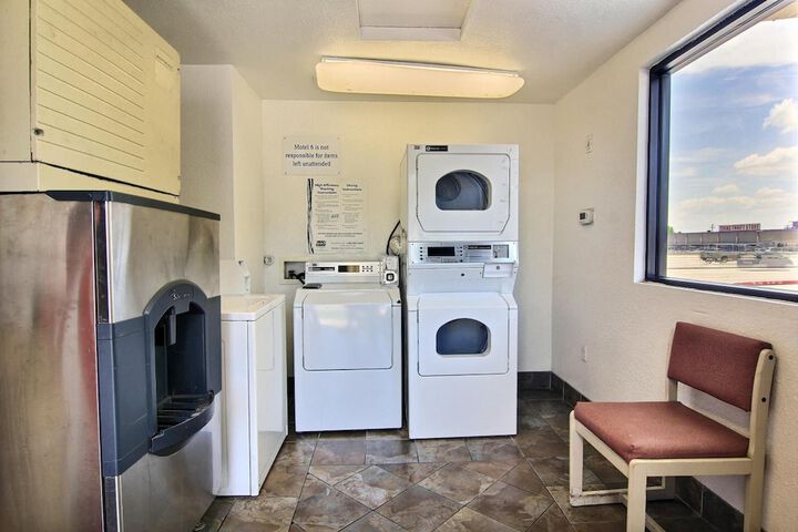 Laundry 37 of 40