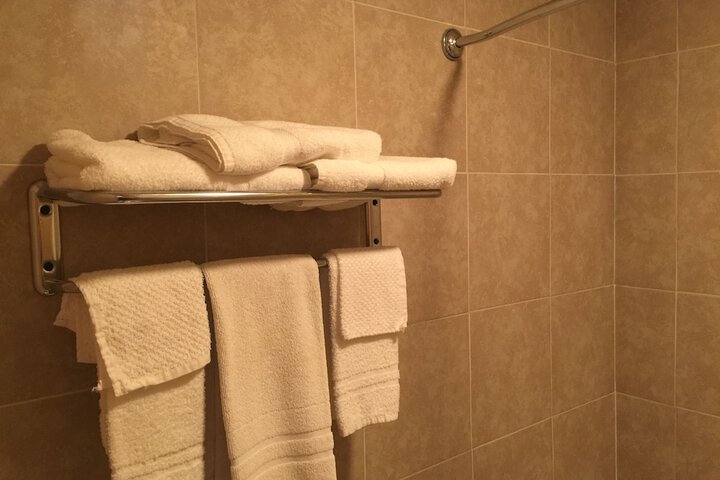 Room 5 of 9
