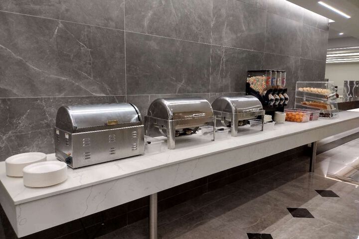 Breakfast/Coffee Service 68 of 84