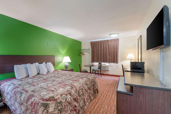 Room 21 of 27
