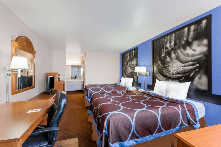 Room 11 of 19