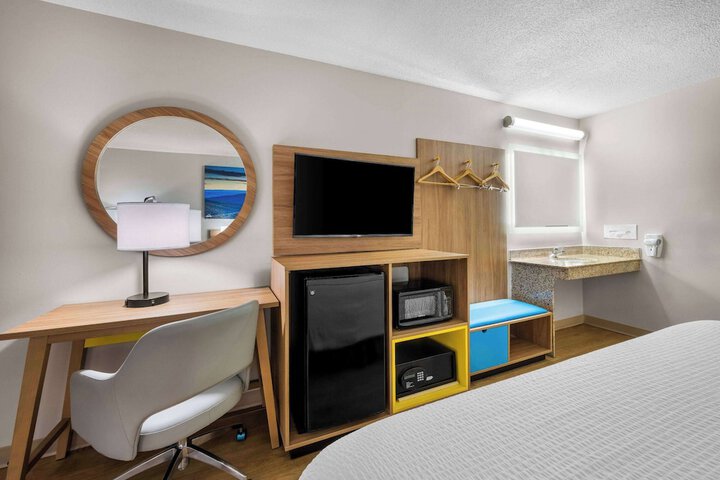 Room 20 of 40