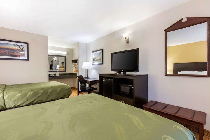 Room 13 of 30