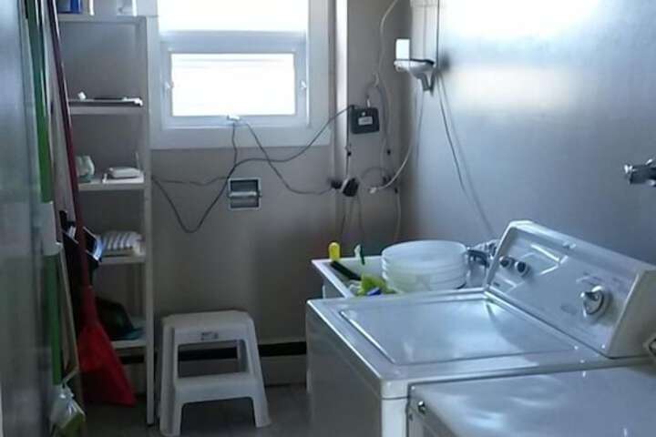 Room 8 of 28