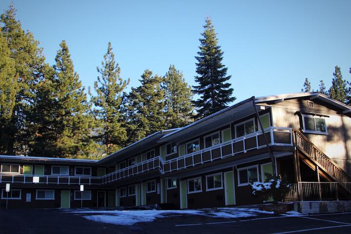 Hotel Exterior 42 of 43