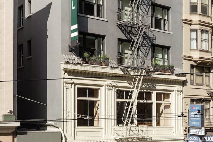 Hotel 3 of 53