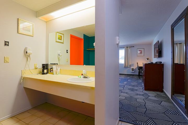 Room 70 of 89