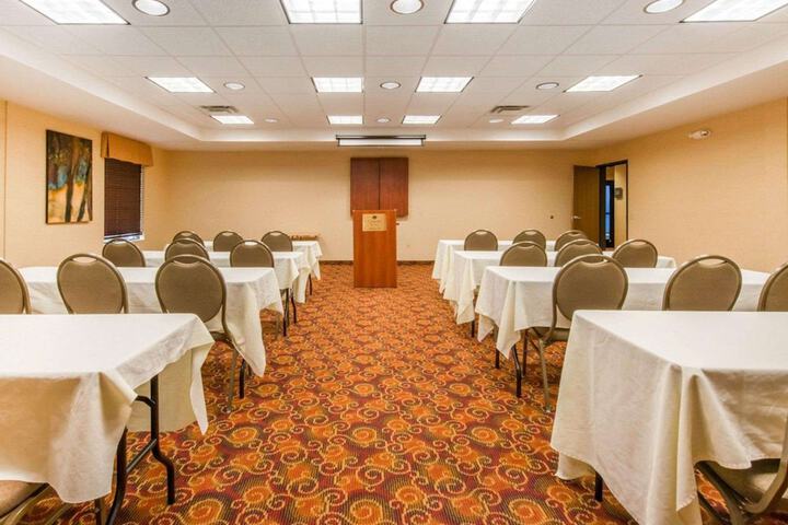 Comfort Suites Altoona North