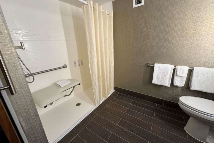 Skyline Hotel Detroit Airport SureStay Collection by BW