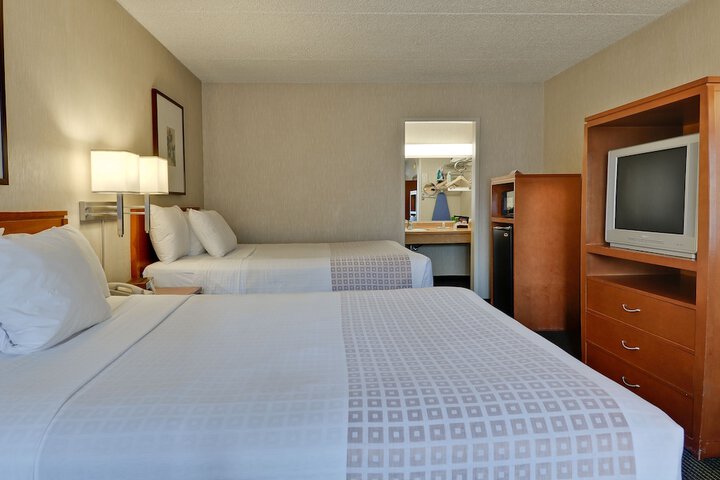 Room 8 of 22