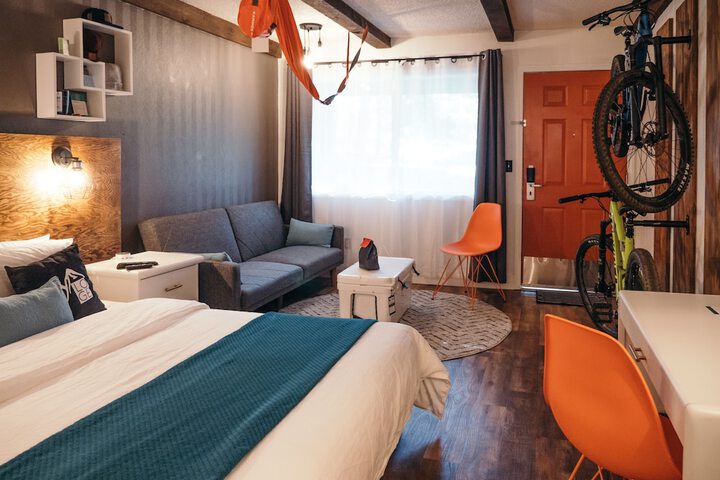 Room 35 of 76