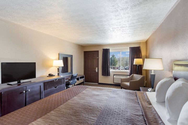 Room 25 of 32