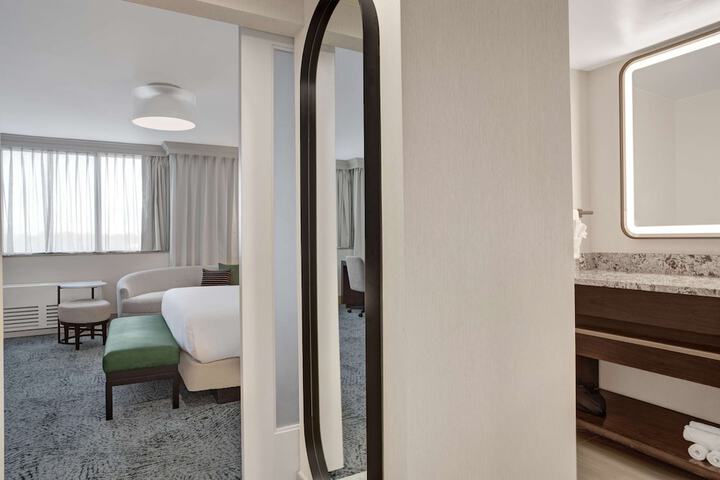 Room 19 of 131