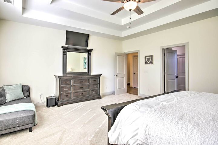 North Augusta Getaway w / Large Deck & Yard