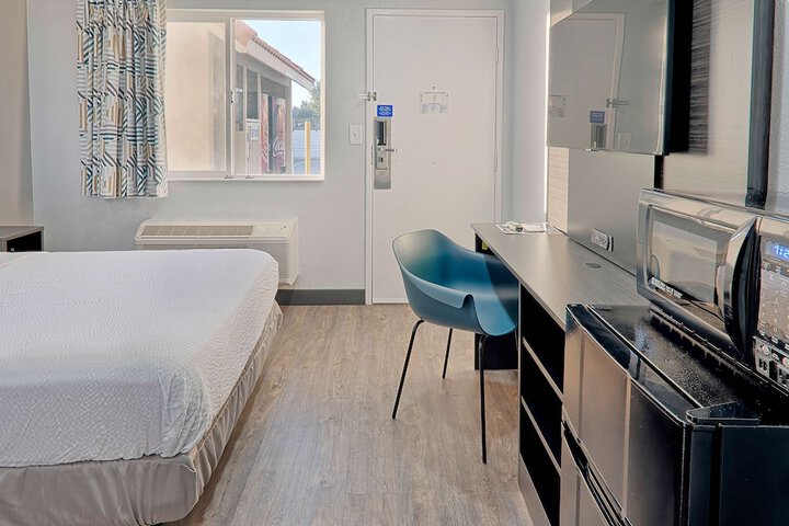 Motel 6 Lancaster CA
