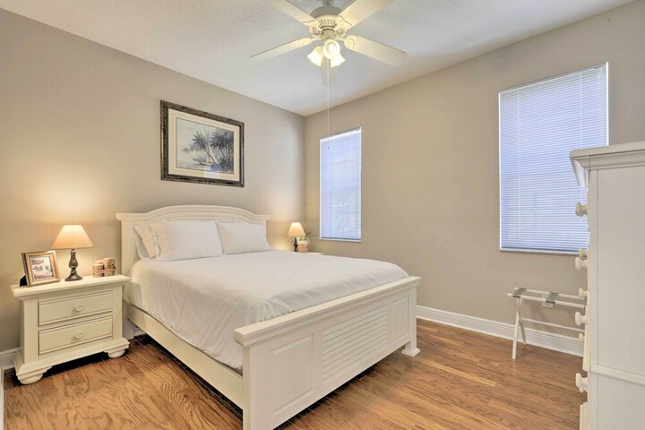 Waterfront Gem w / Pool & Dock in Apollo Beach