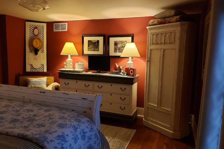 Room 26 of 47