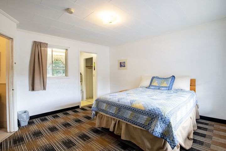 Lloyds on the River Country Inn by OYO