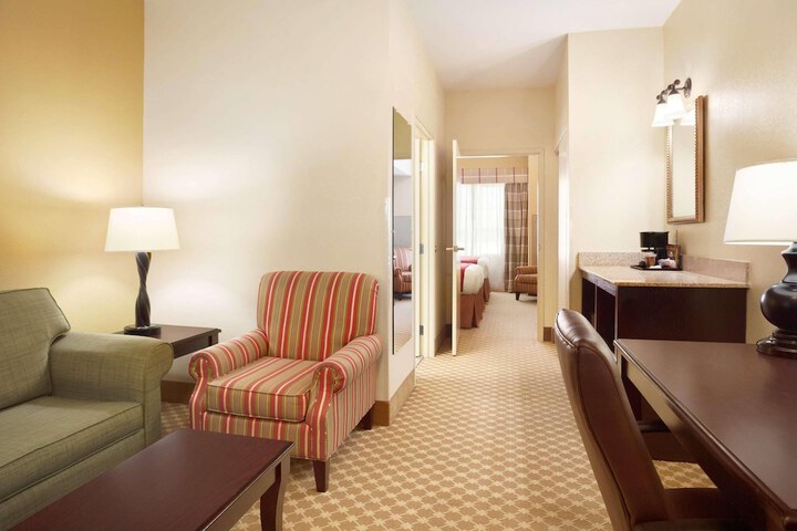 Country Inn & Suites by Radisson Conway, AR