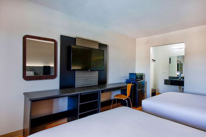 Room 13 of 25