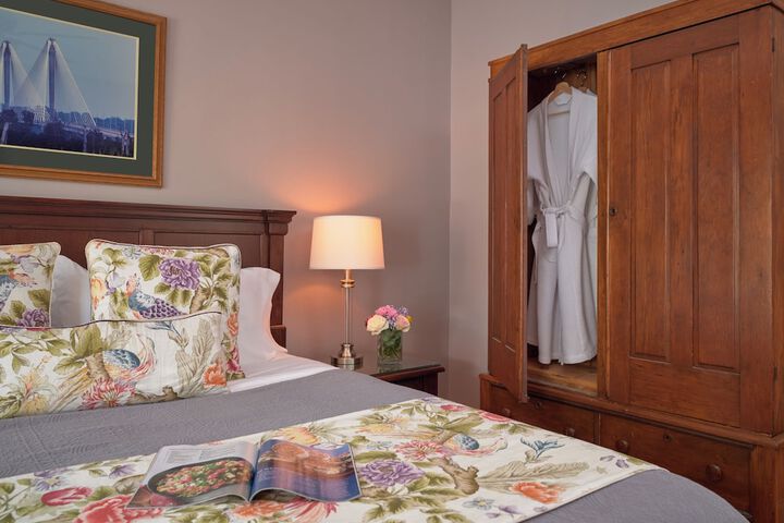 Room 13 of 21