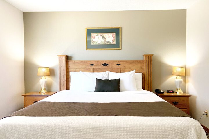 Burke Inn Motel & Suites