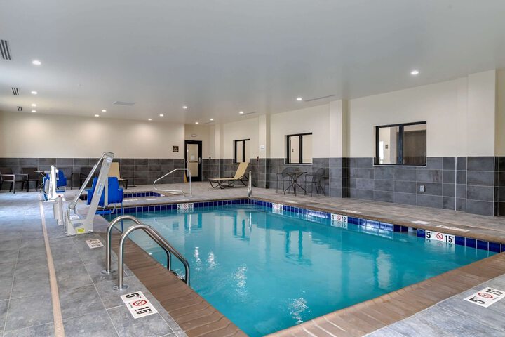 Pool 4 of 38