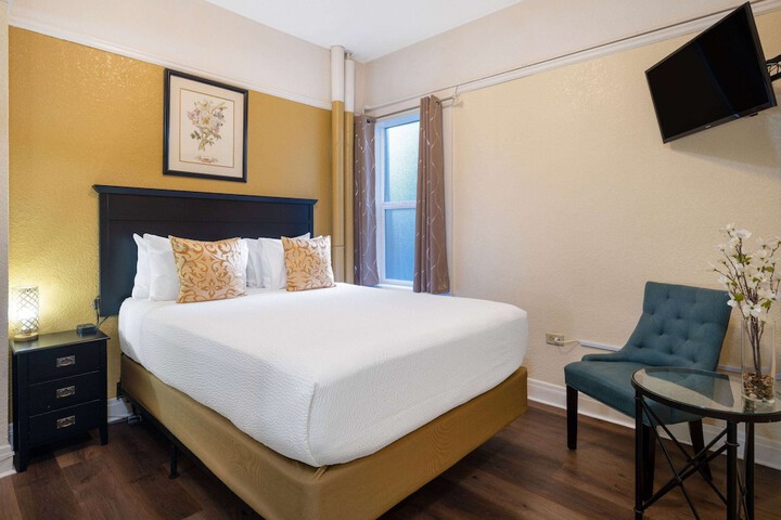 Room 42 of 67