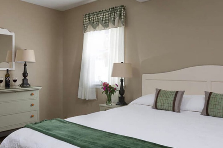 Dockside Guest Quarters & Restaurant