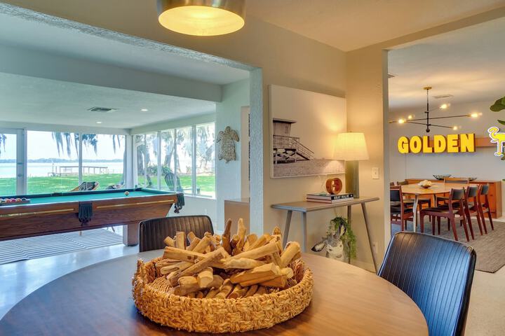 Luxe Waterfront Oasis w / Dock - Direct Lake Access
