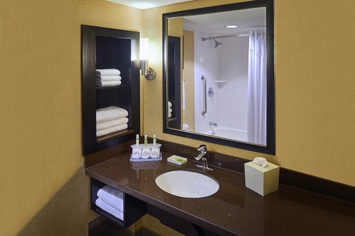 Room 16 of 51