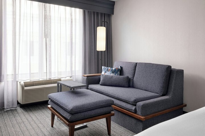 Courtyard by Marriott Charlotte City Center