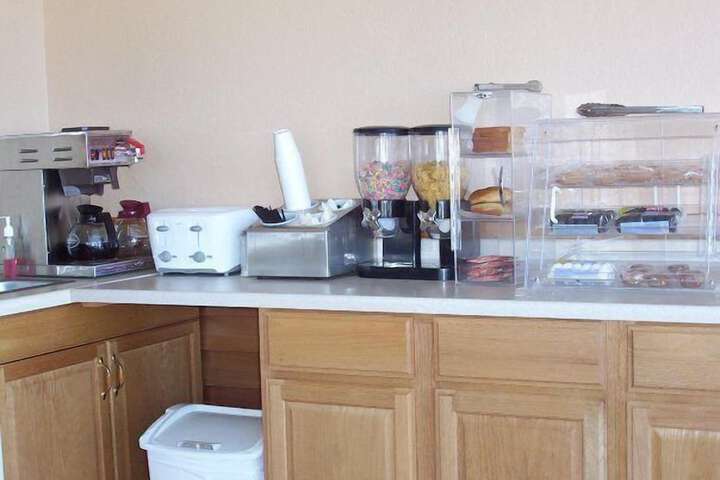 Breakfast/Coffee Service 16 of 17