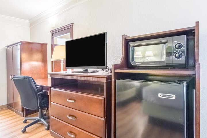 Room 21 of 30