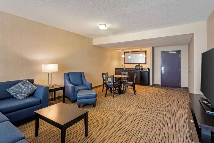 Room 19 of 38