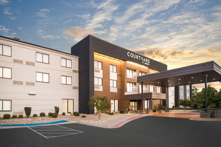 Hotel 3 of 28