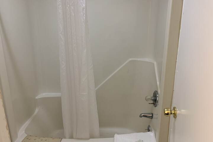 Room 15 of 25