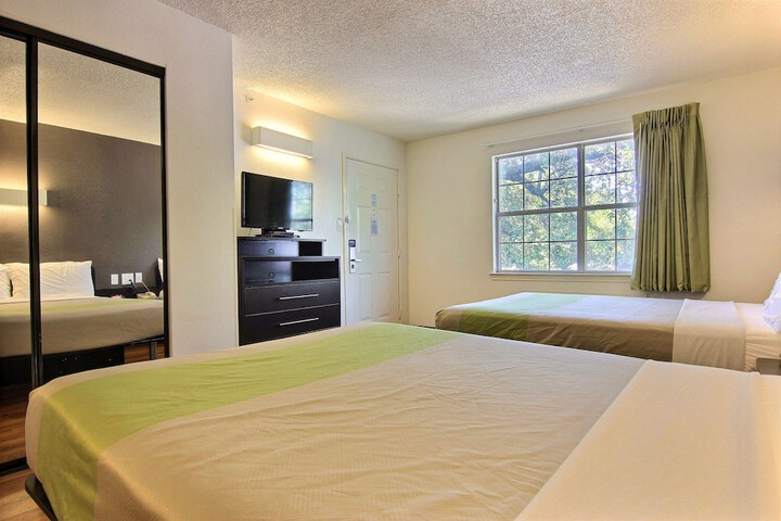 Room 21 of 31