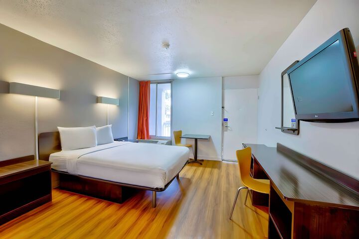 Room 30 of 40