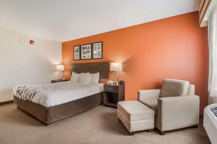 Room 27 of 65