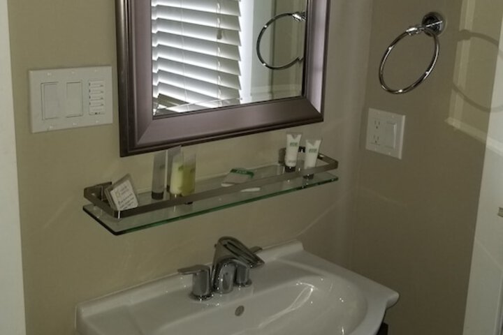 Room 135 of 245
