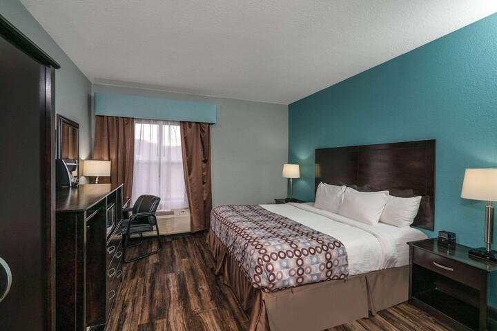 Room 15 of 53