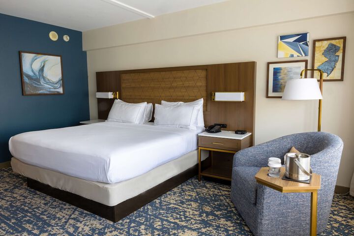 Room 27 of 105