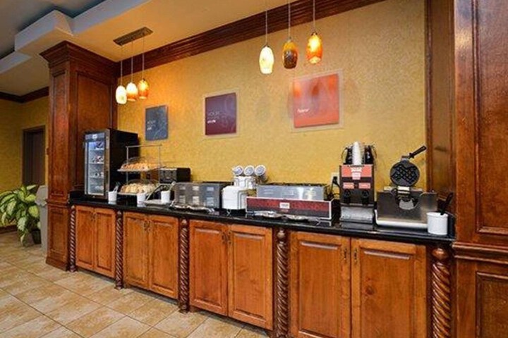 Comfort Suites Bay City East