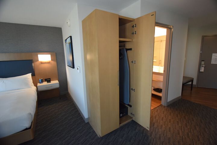 Room 49 of 77