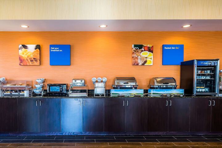 Comfort Inn & Suites Moore - Oklahoma City