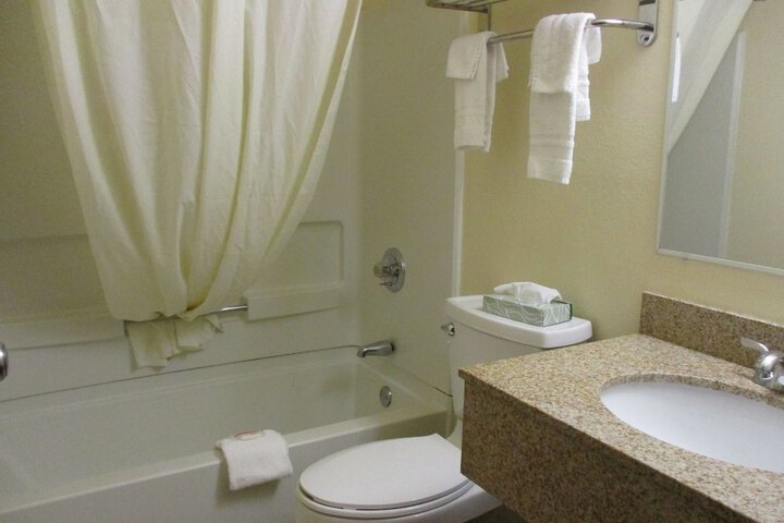 Room 9 of 25