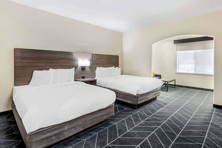 Room 9 of 35